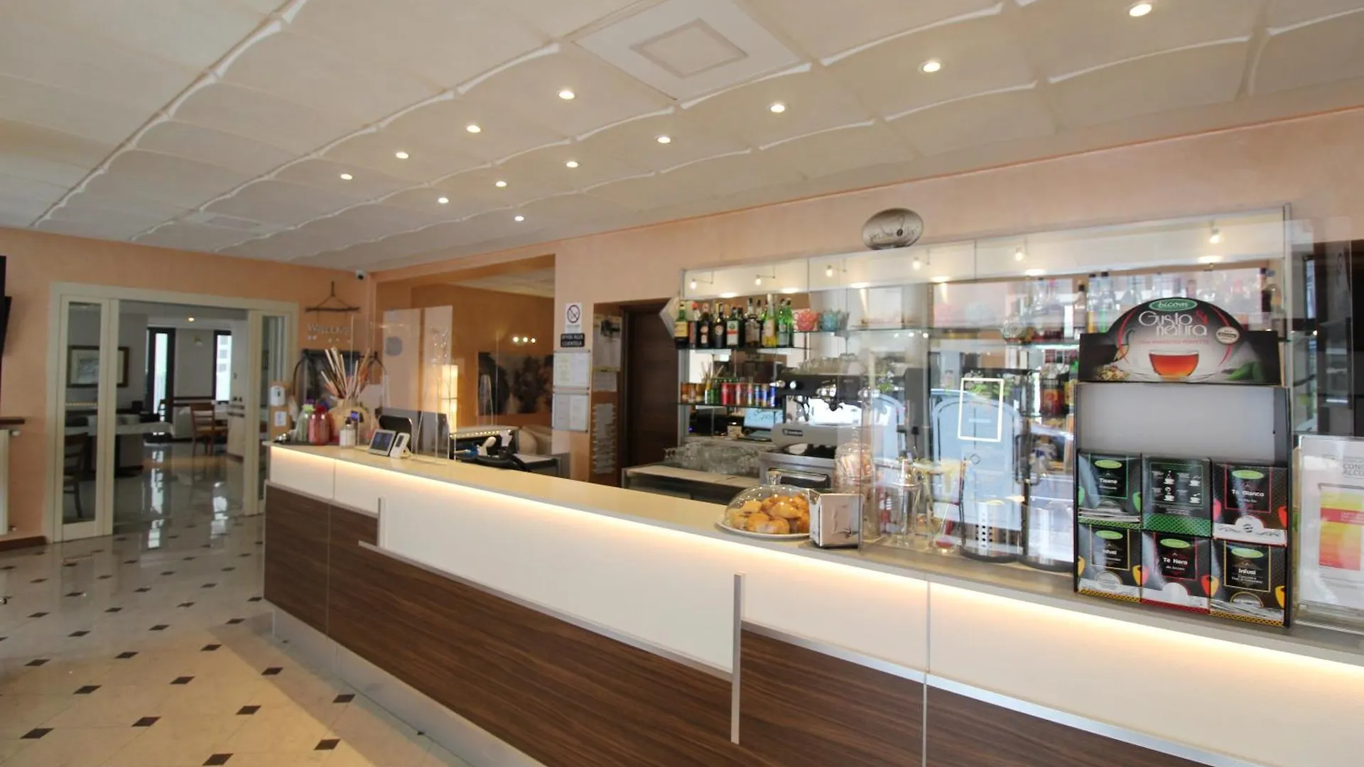 Hotel Avogadro San Pellegrino Terme 2*,  Olaszország